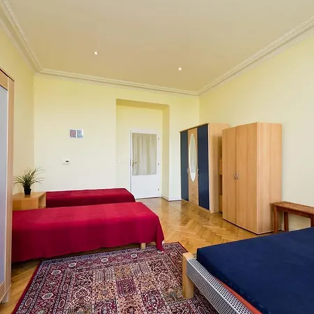 Hotel Krasova 3*
